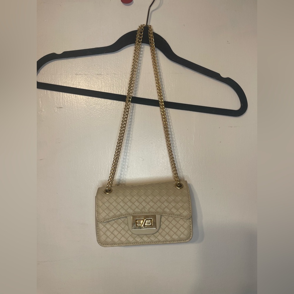 Quilted tan Shoulder Bag with Gold Chain Strap